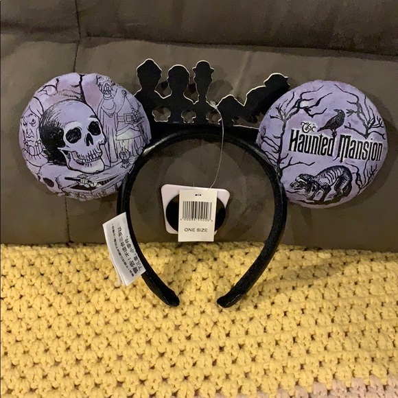 Disney Haunted Mansion Graveyard Ears - Picture 5 of 7